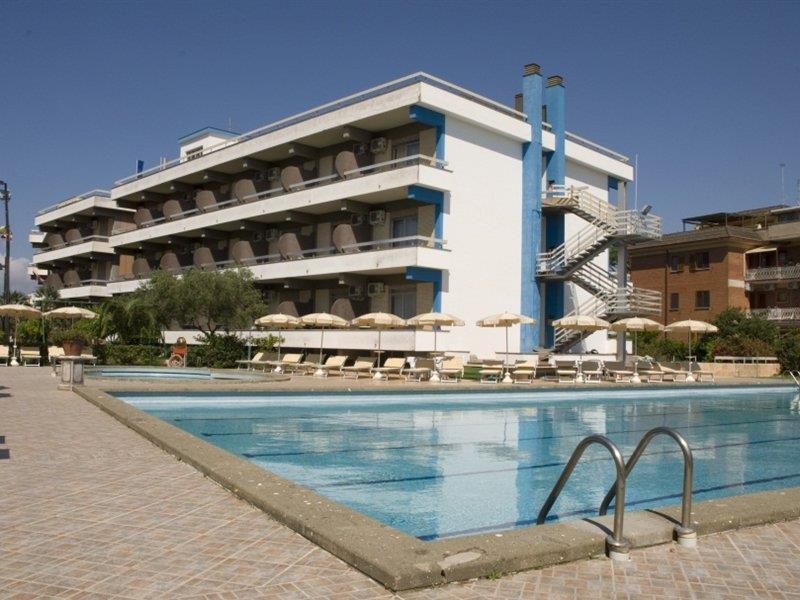 Hotel River Palace Terracina Eksteriør billede