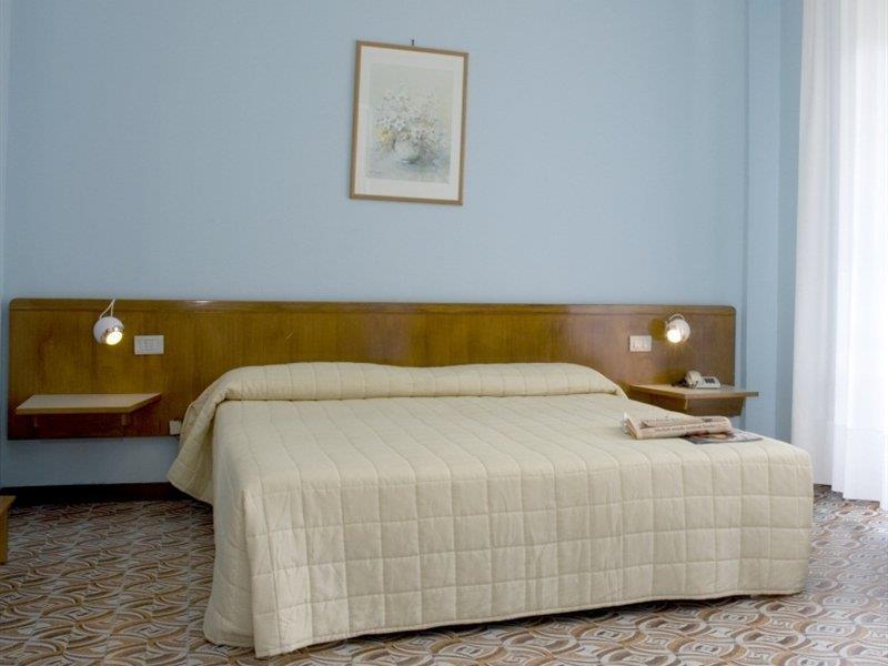 Hotel River Palace Terracina Eksteriør billede
