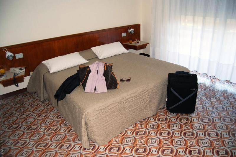 Hotel River Palace Terracina Eksteriør billede